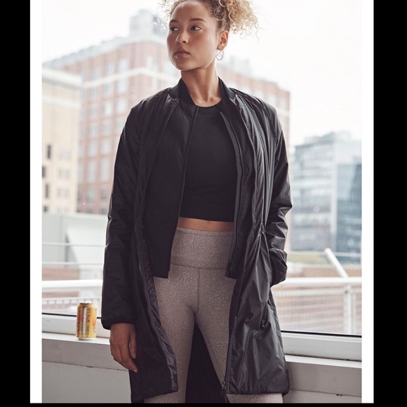 ATHLETA Summit PrimaLoft Shell Parka Black NWT - Picture 6 of 8